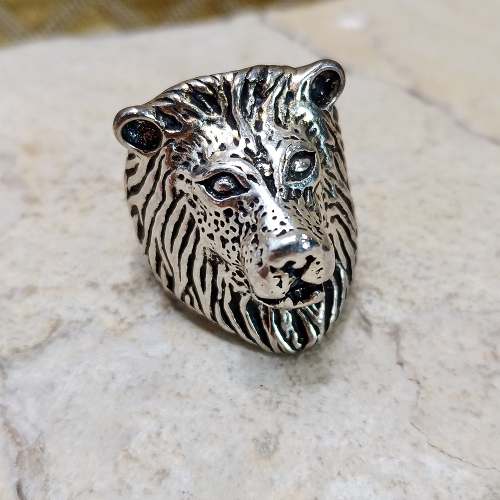 Chunky putter silver Lion ring sz 10.5